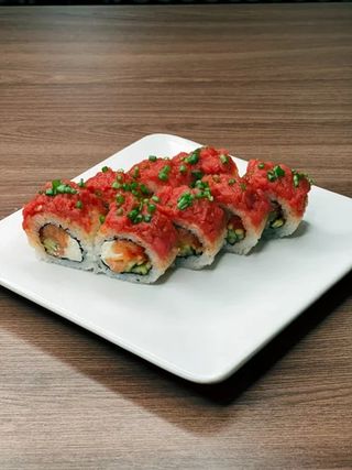 Ролл острый с тунцом (320г)