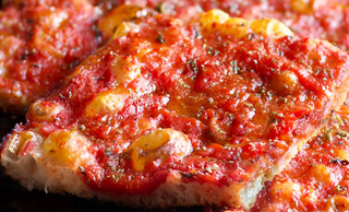 Rossa con origano mezza teglia