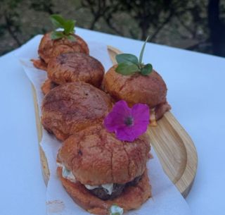 Russian salad wet burger