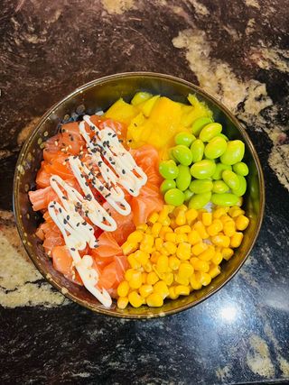 C3. Sakè pokè mango