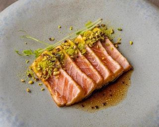 27 Sake tataki pistacchio