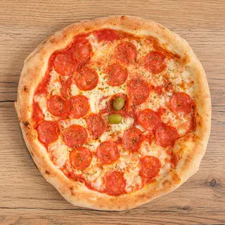 Salami pizza