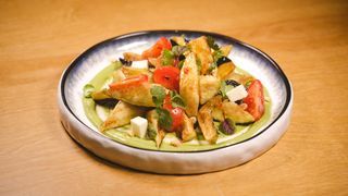 Салат с хрустящими баклажанами (220г)