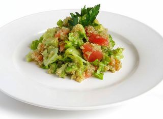 Салат с киноа и авокадо (280г)