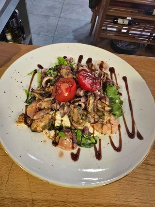 Salata mix plodovi mora