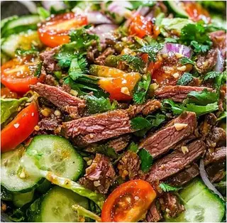 Salata s prženom govedinom 300 g