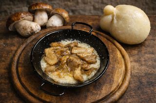 Scamorza ai funghi porcini