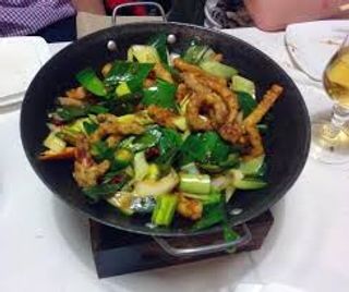 Scodella di fuoco con calamari