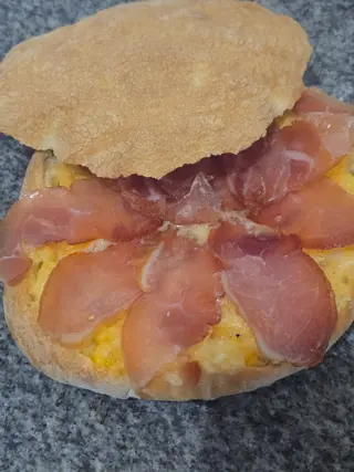 Komplet lepinja s pršutom 400 gr