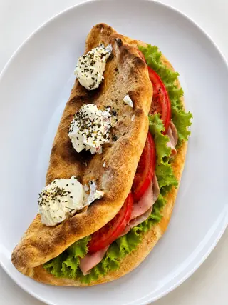 Pizza sendvič s kulenom 350 gr