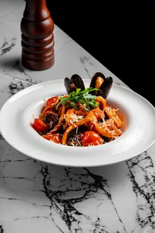 Спагетти FRUTTI DI MARE с чернилами каракатицы (350г)