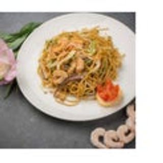 Spaghetti saltati con gamberi e verdure