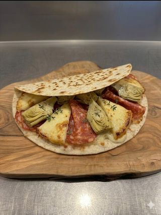 Piadina spianata calabrese
