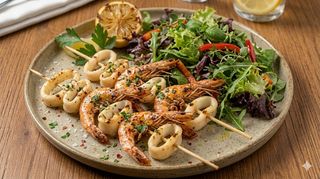 Spiedini di calamari e gamberi
