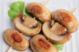 73.Spiedini di funghi alla piastra