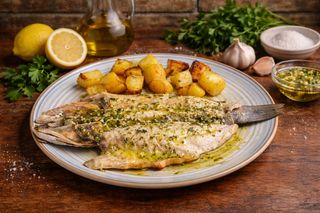 Spigola al salmoriglio