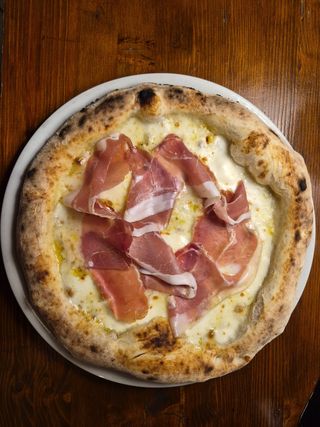 Stracchino e crudo