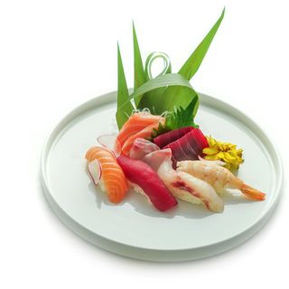 SUSHI & SASHIMI