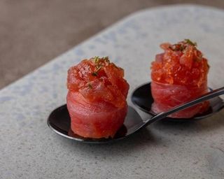 87 Sushi gio tonno - 2 pezzi