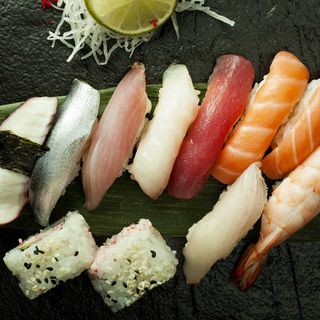 148 Sushi misto 13 pezzi