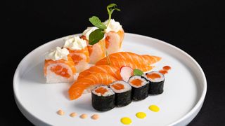 150 Sushi salmone misto 18 pezzi