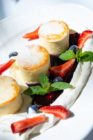 Сырники с ягодным джемом (220г)