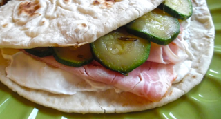 17 - Tacchino, fontina, zucchine, salsa ai funghi