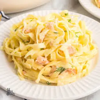 Tagliatelle al salmone