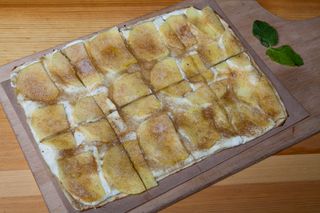 Тарт Фламбе с яблоками (250г)