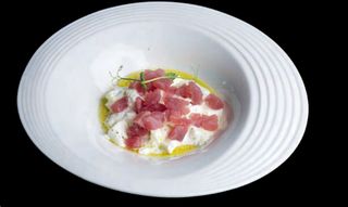 137.Tartare di burrata con tonno