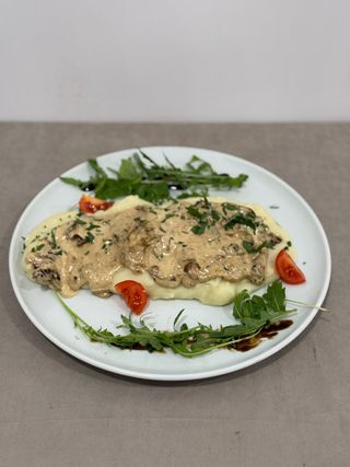 Teleća šnicla u sosu od pečuraka 380g
