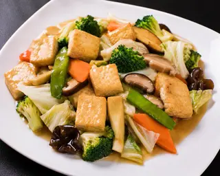 91. Tofu con verdure