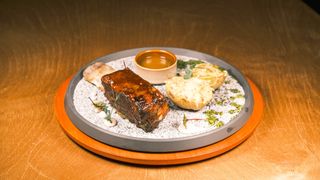 Томленные говяжьи ребра (350г)