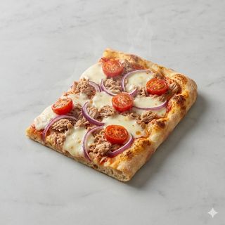 Trancio pizza tonno, cipolla, pomodorini, mozzarella