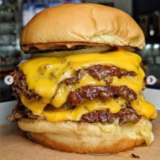 Burger Triple Cheese
