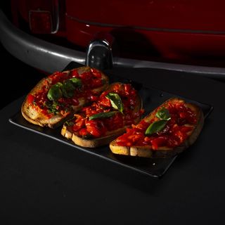 Tris di bruschette ai pomodorini