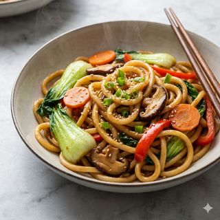 Udon con gamberi e verdure