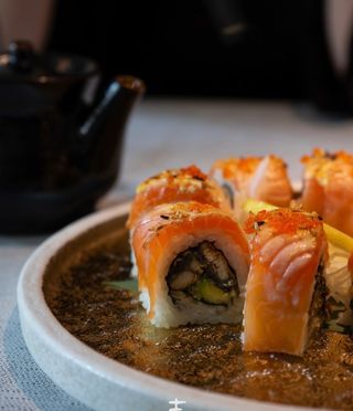 Uramaki anguilla roll
