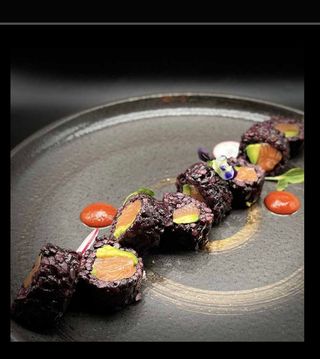 Uramaki black roll