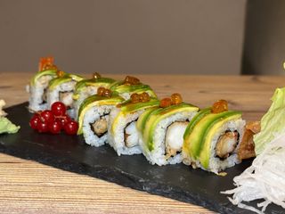 Uramaki dragon roll