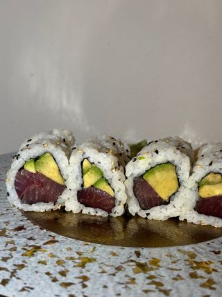 Uramaki tonno e avocado