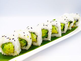 97 Uramaki vegetariano