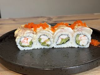 Uramaki yumi roll