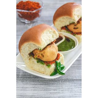Vada pav