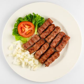 Veliki ćevapi s lukom