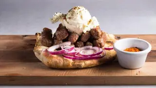  100% Juneći ćevapi na pinsi