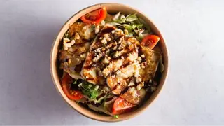  Salata sa grilovanim sirom