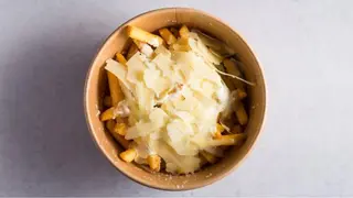  Pomfrit sa tartufatom i parmesanom