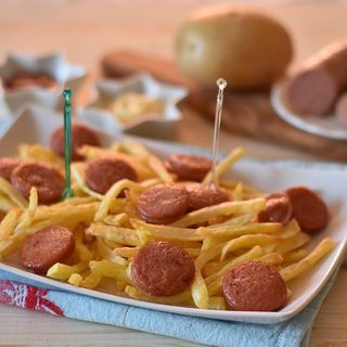Würstel fries