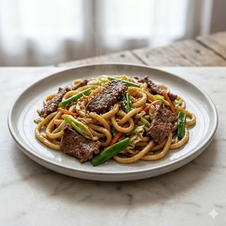 Yaki udon con manzo